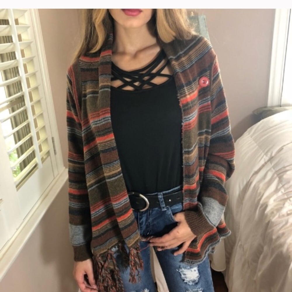 Solddd Outtt - Picture 3 of 6